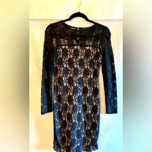 Zara Dresses & Skirts - Zara Basic collection black lace long sleeves dress with beige lining. Size XS